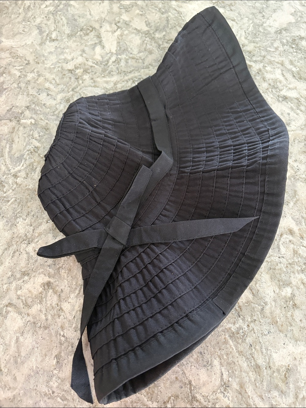 Black Wide-Brim Cloth Sun Hat with Bow - Picture 4 of 5